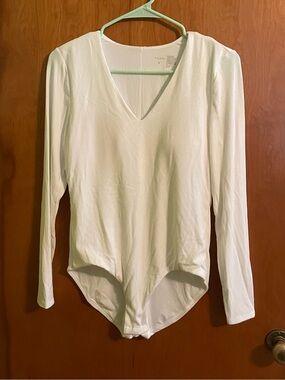 NWT Soma V-Neck Ribbed Long-Sleeve Bodysuit with built-in bra